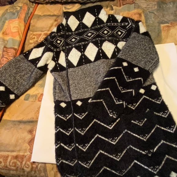 Renuar Black & White Diamond & Zig-Zag Pattern Cardigan (Small) NWT - Picture 2 of 11